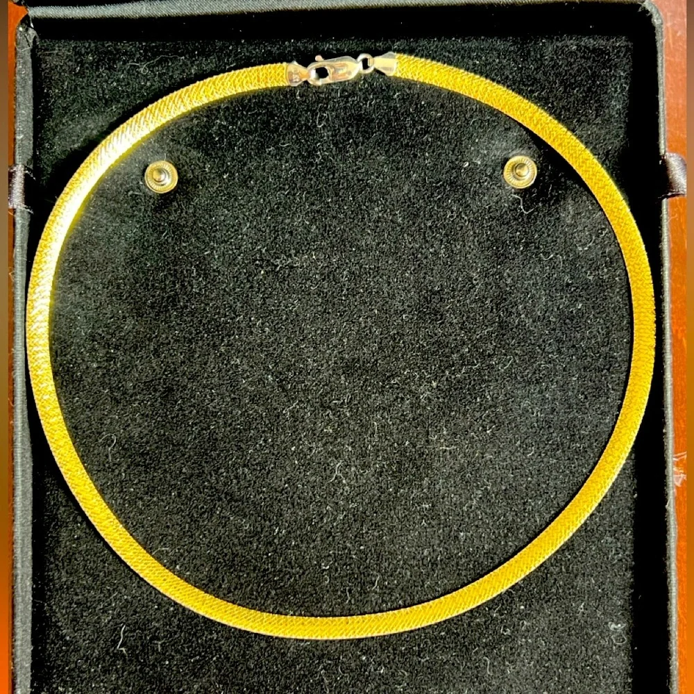 Diamond cut two tone,double sided Omega Necklace in 10k gold - Picture 1 of 9